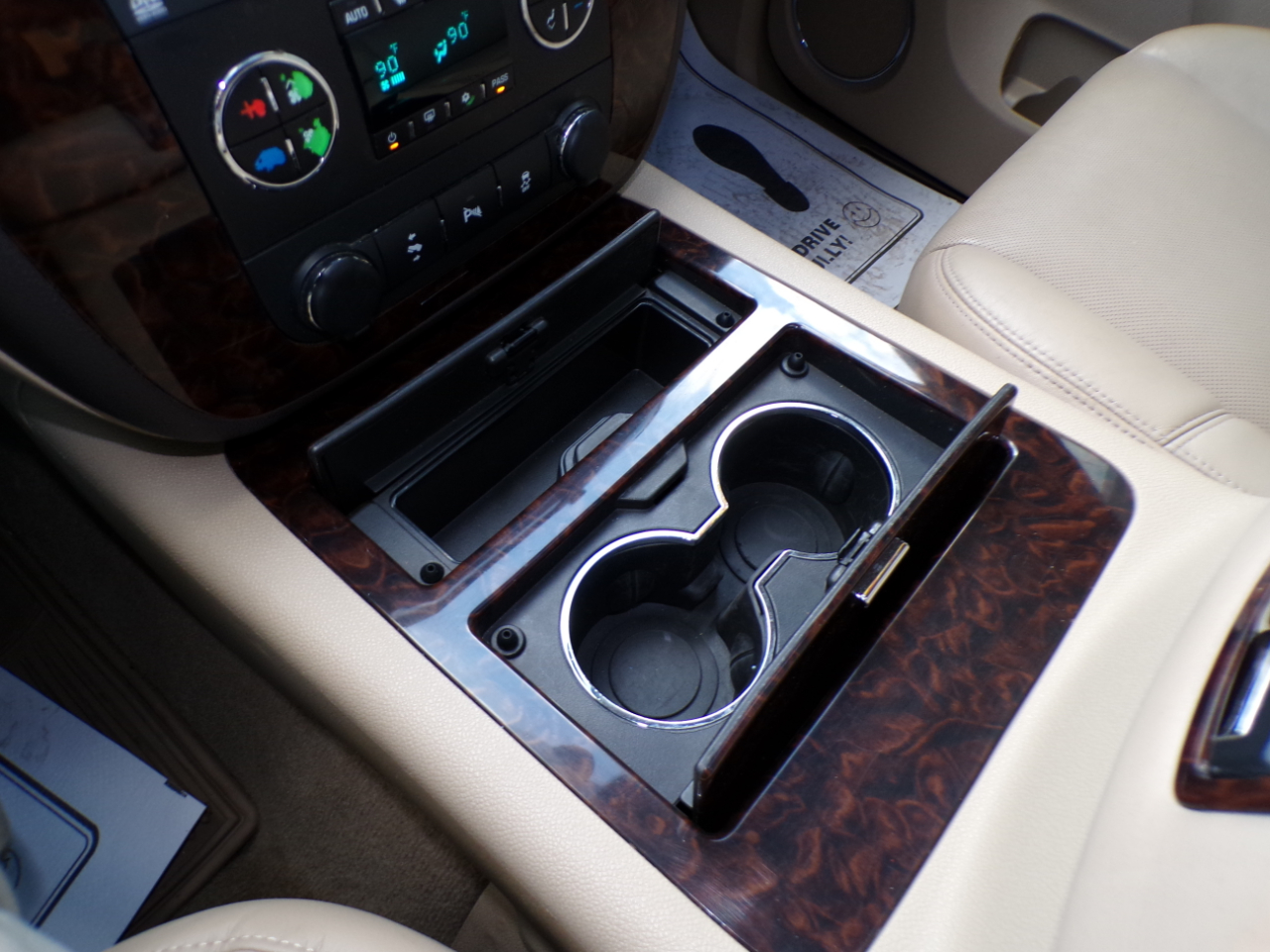 GMC Yukon AWD 4dr 1500 Denali 2013