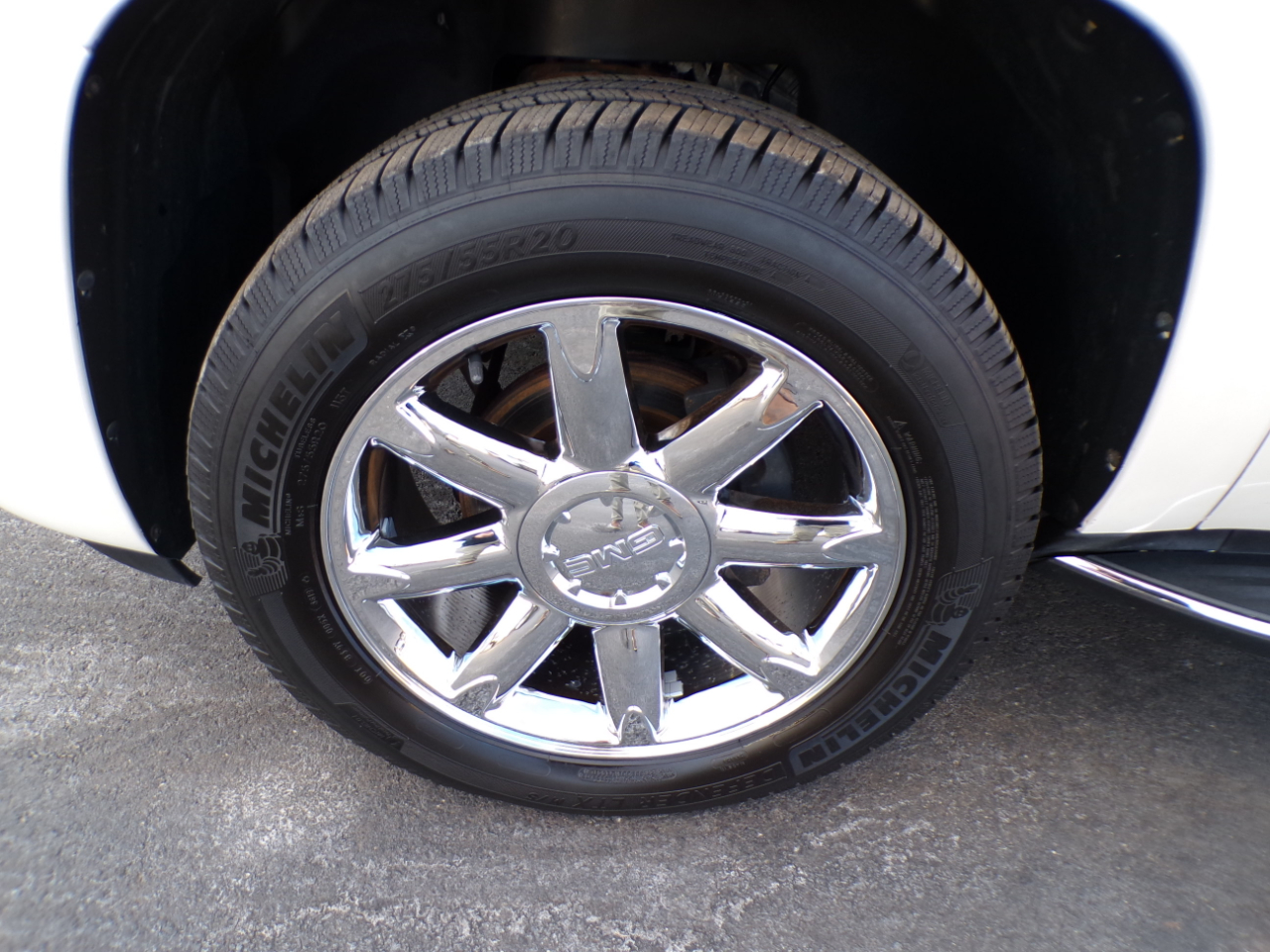 GMC Yukon AWD 4dr 1500 Denali 2013