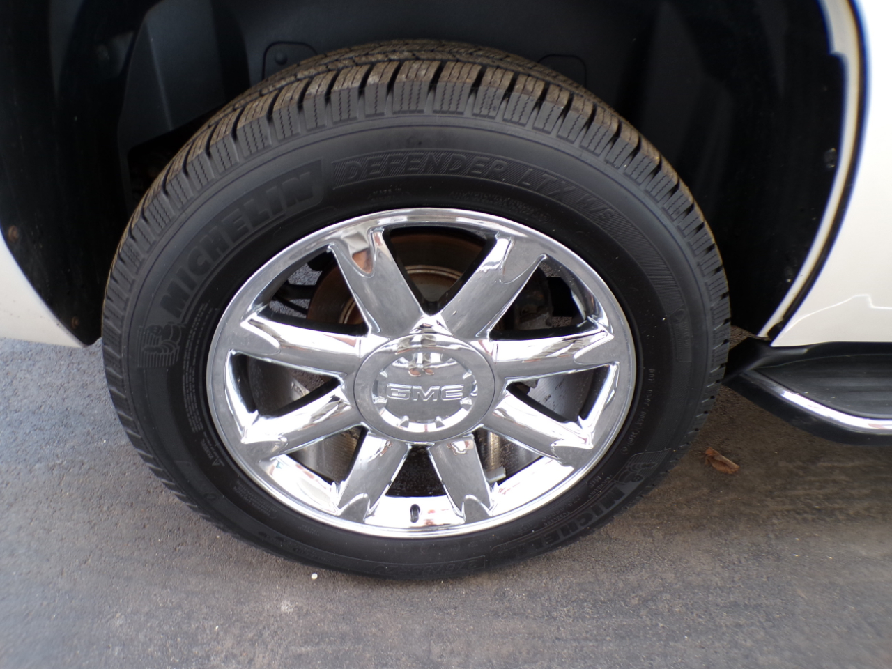 GMC Yukon AWD 4dr 1500 Denali 2013