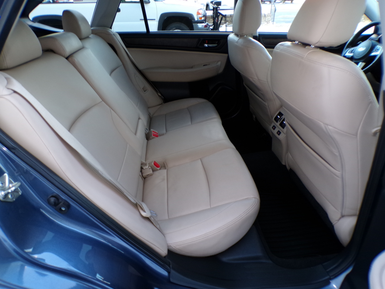 Subaru Outback 4dr Wgn 2.5i Limited 2015