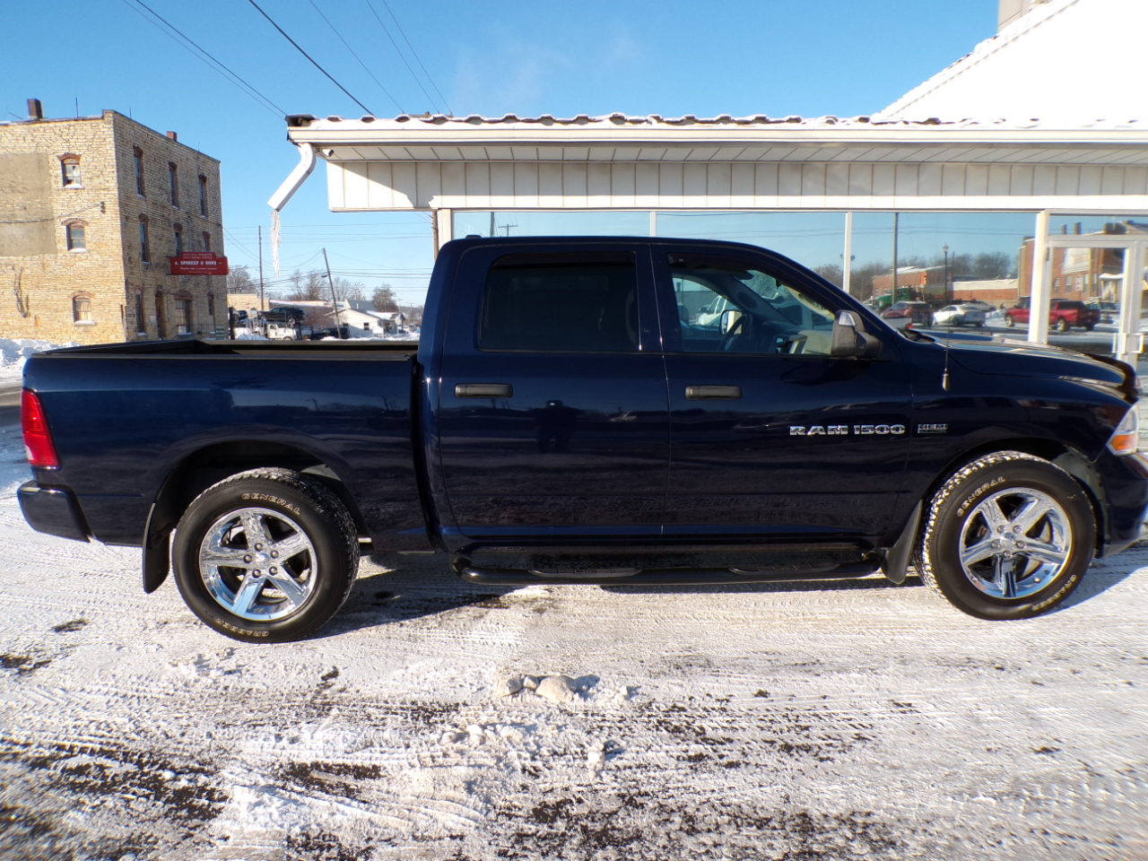 RAM 1500 2WD Crew Cab 140.5" Express 2012