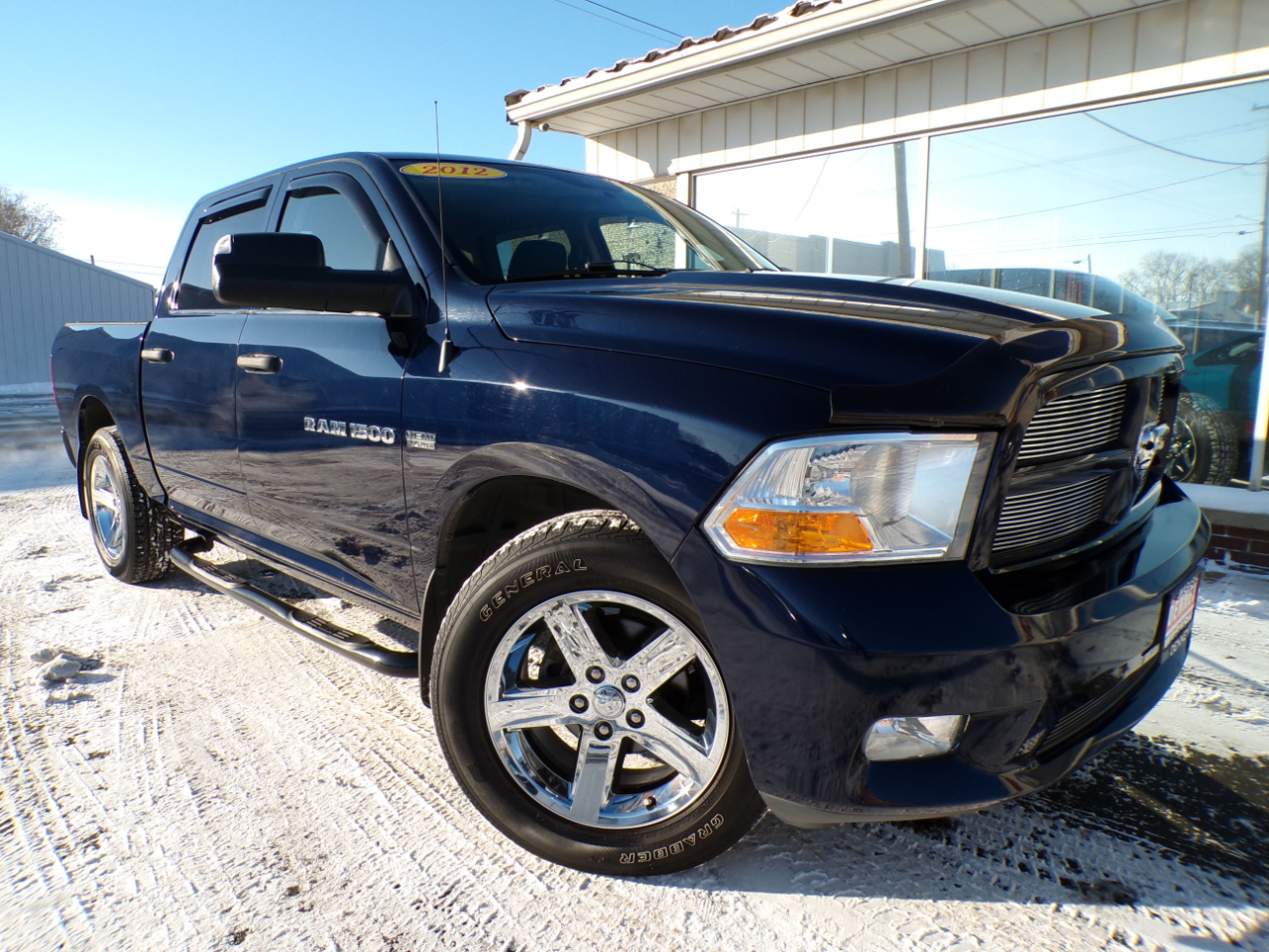 RAM 1500 2WD Crew Cab 140.5" Express 2012