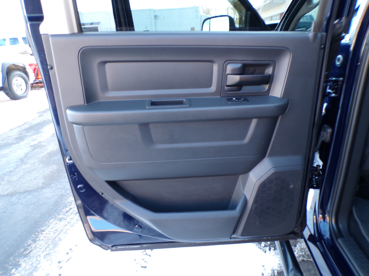 RAM 1500 2WD Crew Cab 140.5" Express 2012