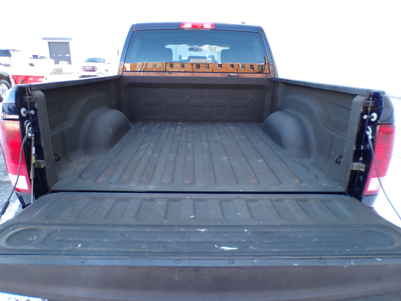 RAM 1500 2WD Crew Cab 140.5" Express 2012