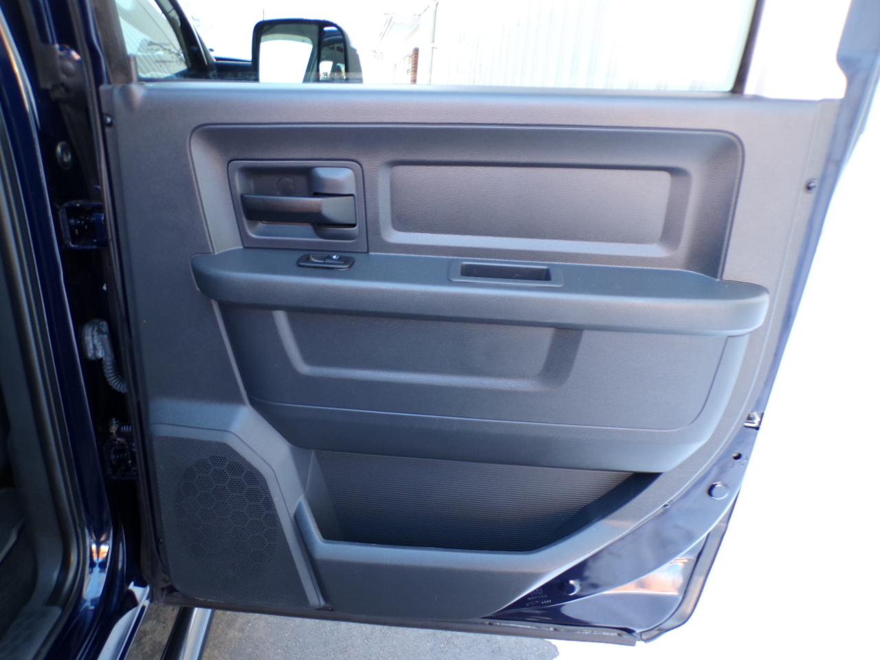 RAM 1500 2WD Crew Cab 140.5" Express 2012