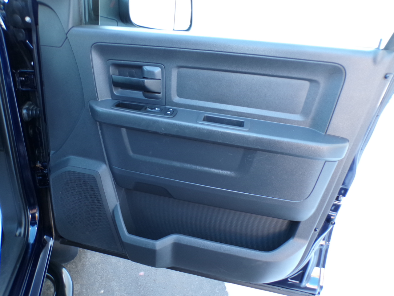 RAM 1500 2WD Crew Cab 140.5" Express 2012