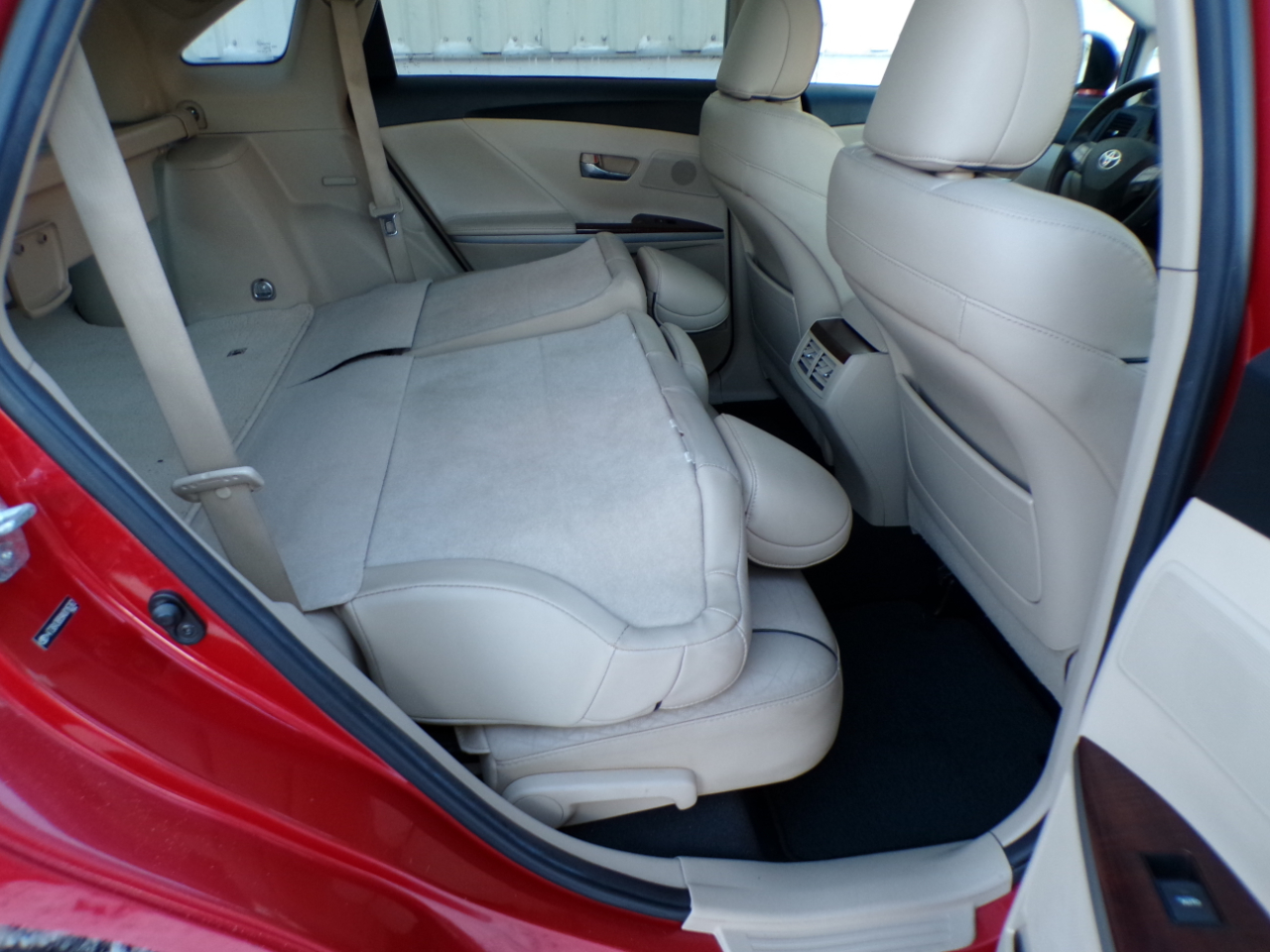 Toyota Venza 4dr Wgn I4 AWD (Natl) 2010