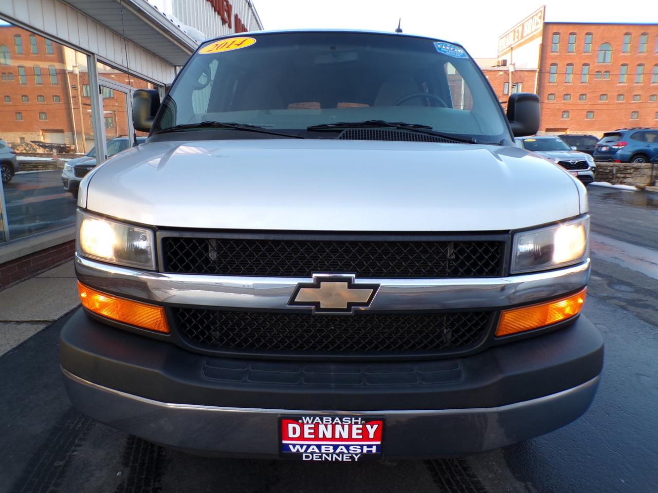 Chevrolet Express Passenger RWD 1500 135" LT 2014