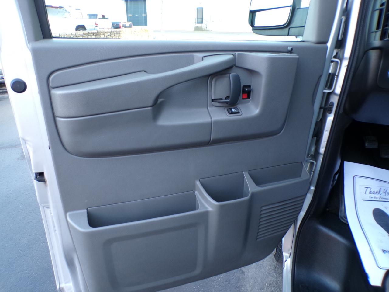 Chevrolet Express Passenger RWD 1500 135" LT 2014