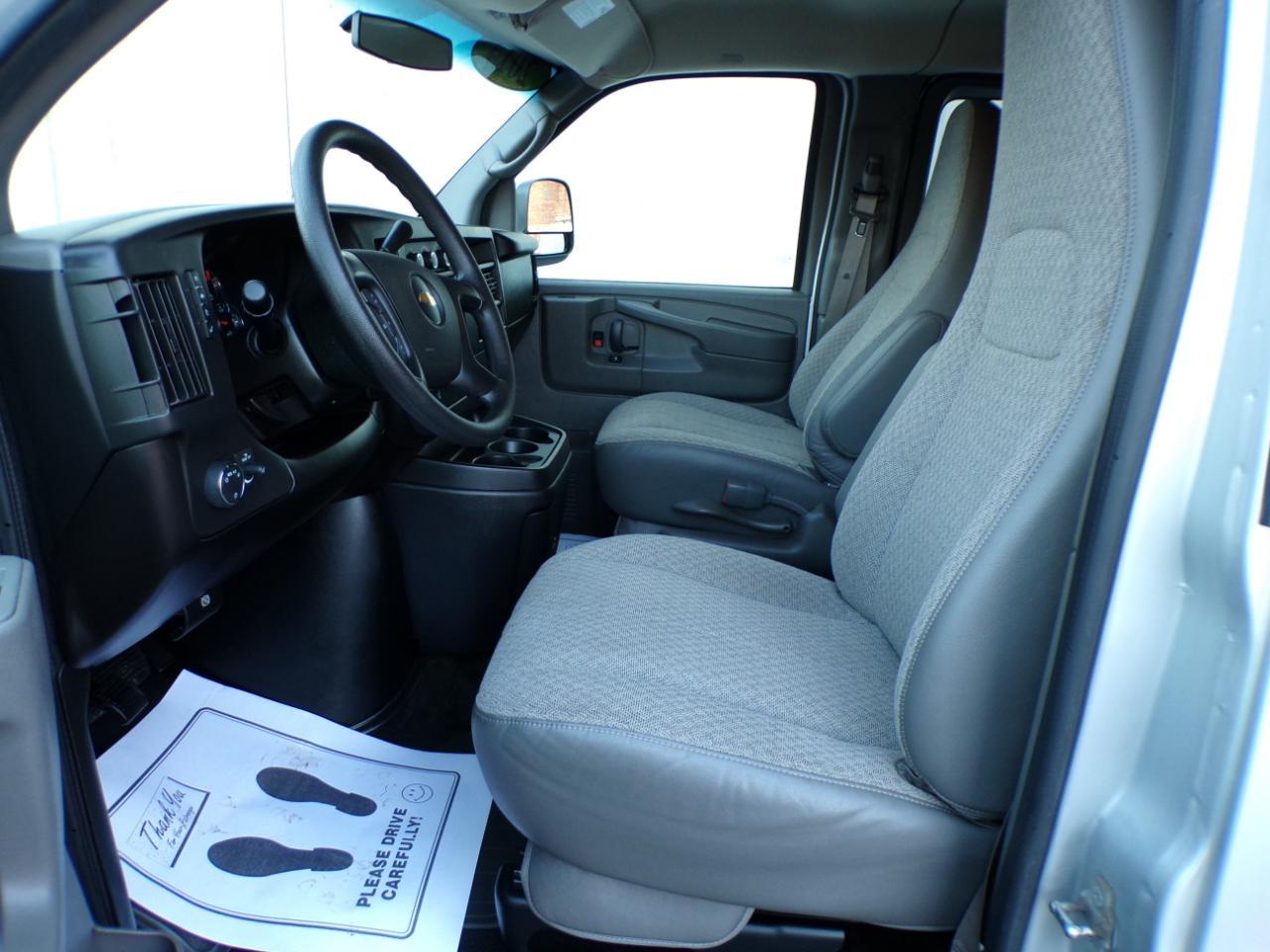 Chevrolet Express Passenger RWD 1500 135" LT 2014