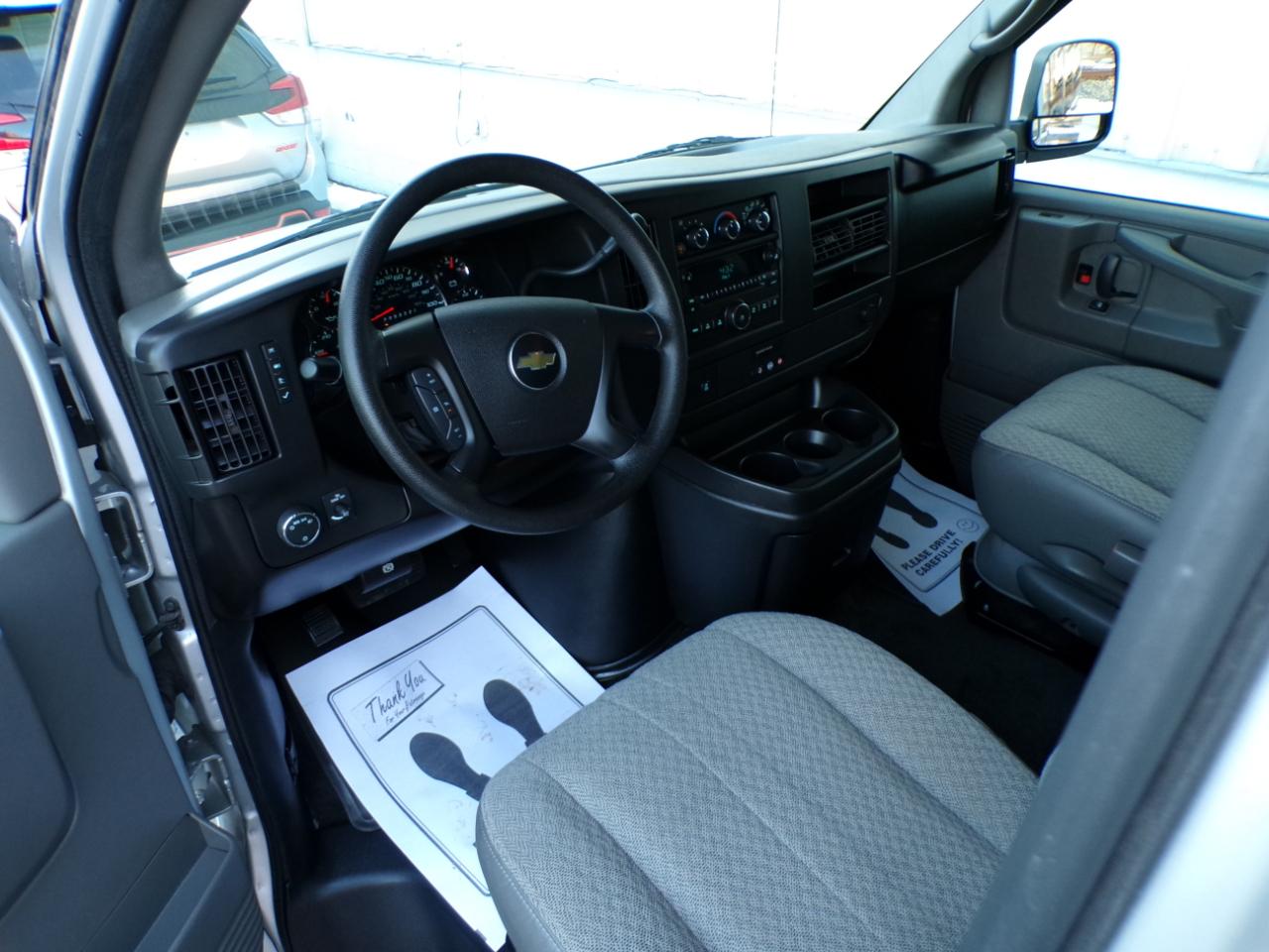 Chevrolet Express Passenger RWD 1500 135" LT 2014