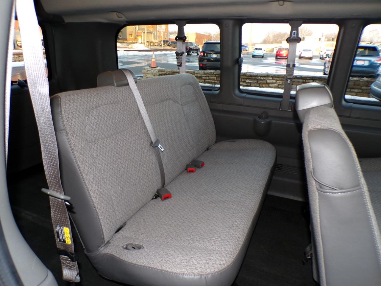 Chevrolet Express Passenger RWD 1500 135" LT 2014