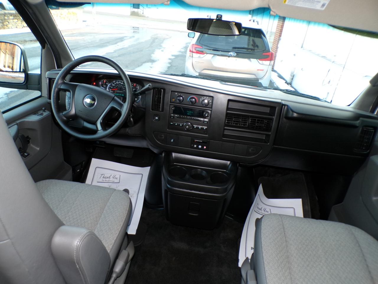 Chevrolet Express Passenger RWD 1500 135" LT 2014