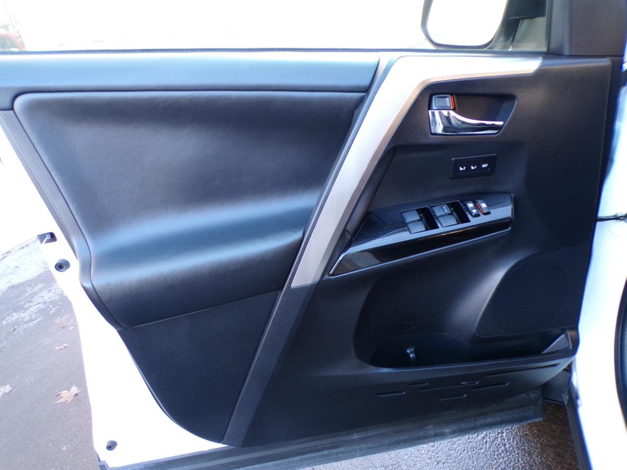 Toyota RAV4 Hybrid Limited AWD (Natl) 2017