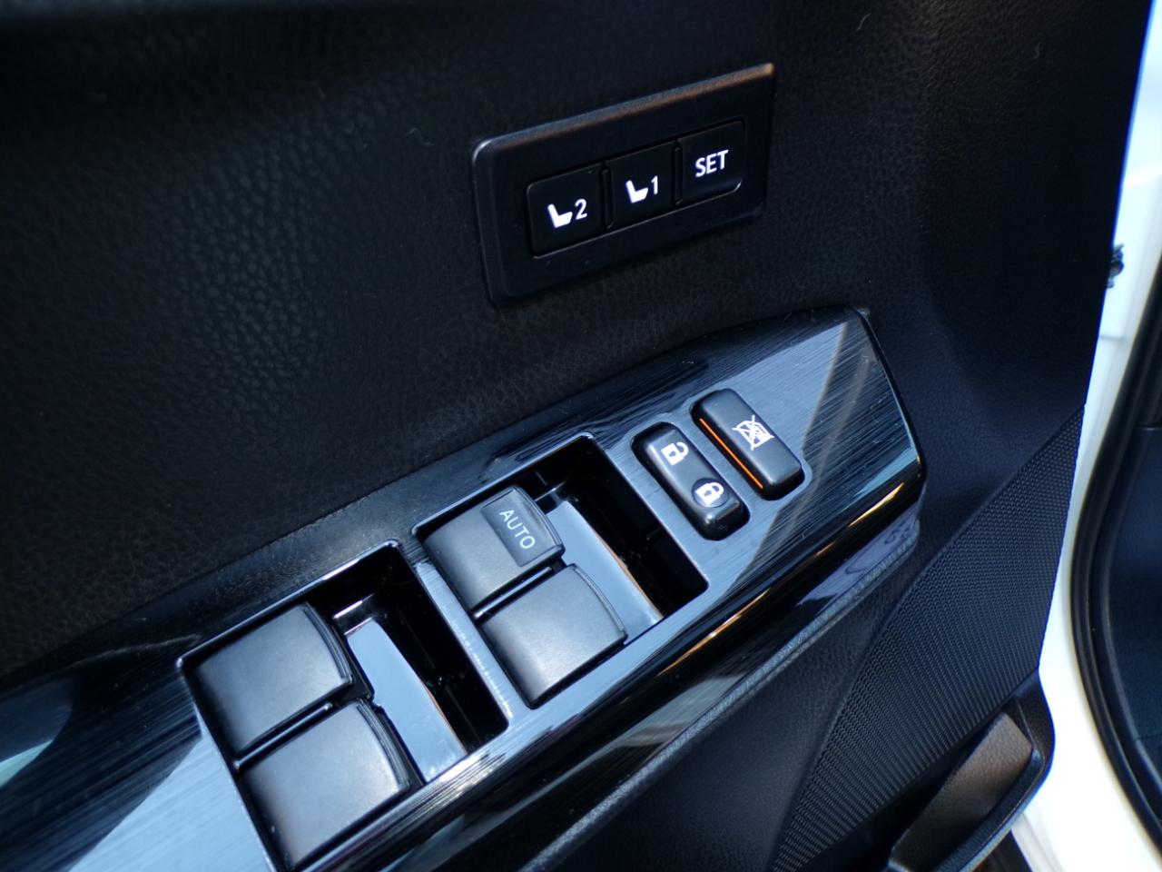 Toyota RAV4 Hybrid Limited AWD (Natl) 2017