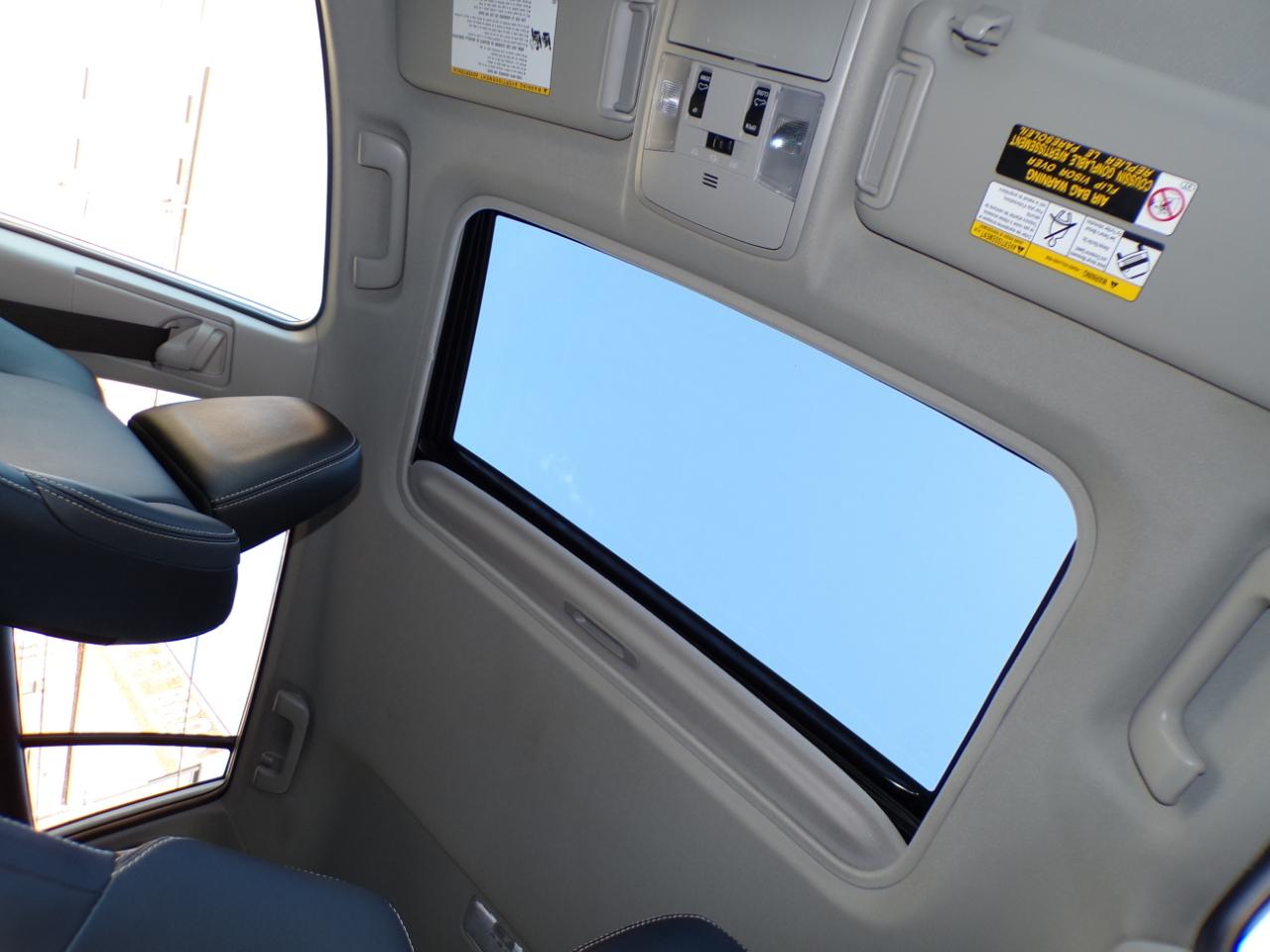 Toyota RAV4 Hybrid Limited AWD (Natl) 2017