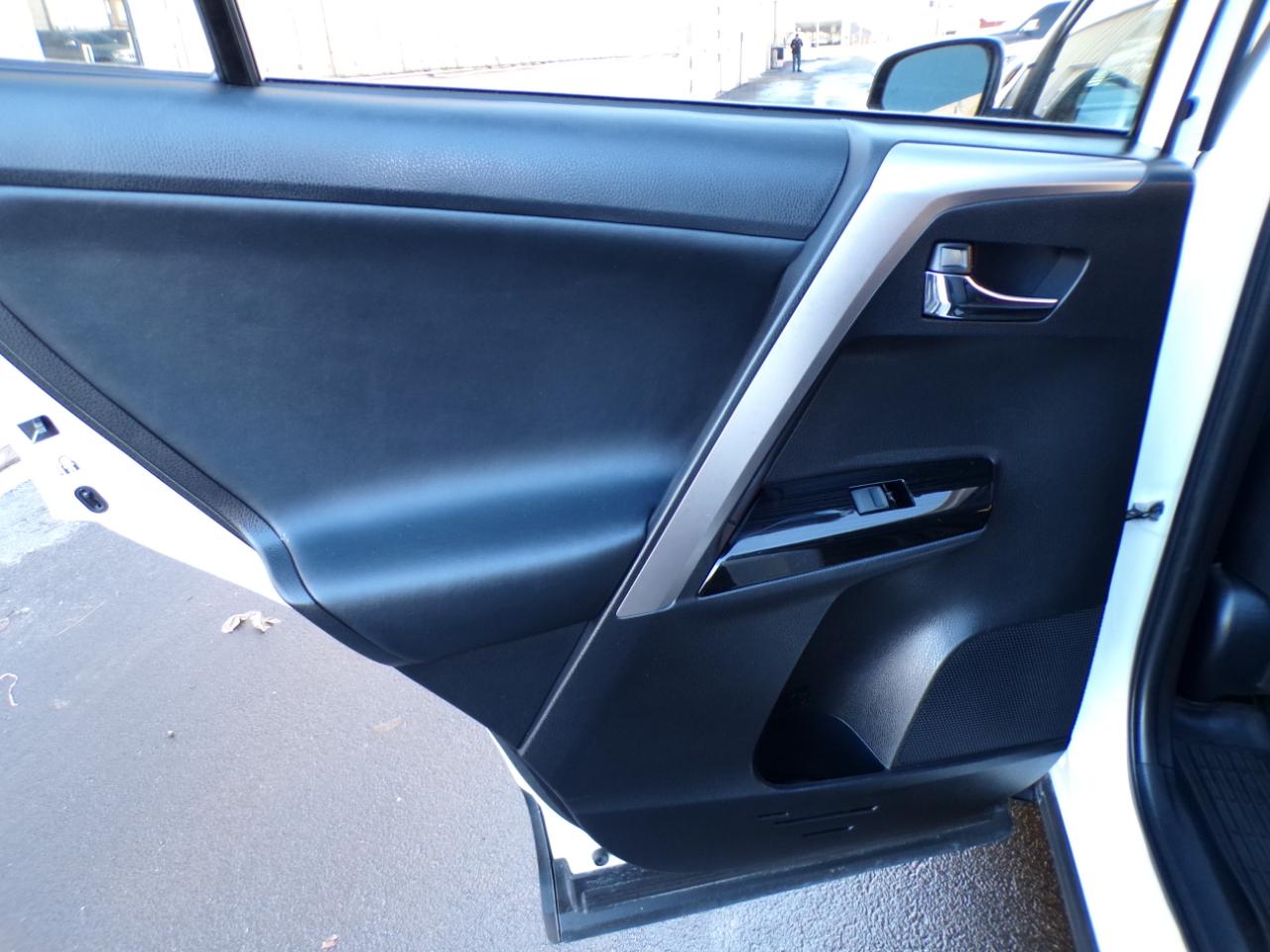 Toyota RAV4 Hybrid Limited AWD (Natl) 2017