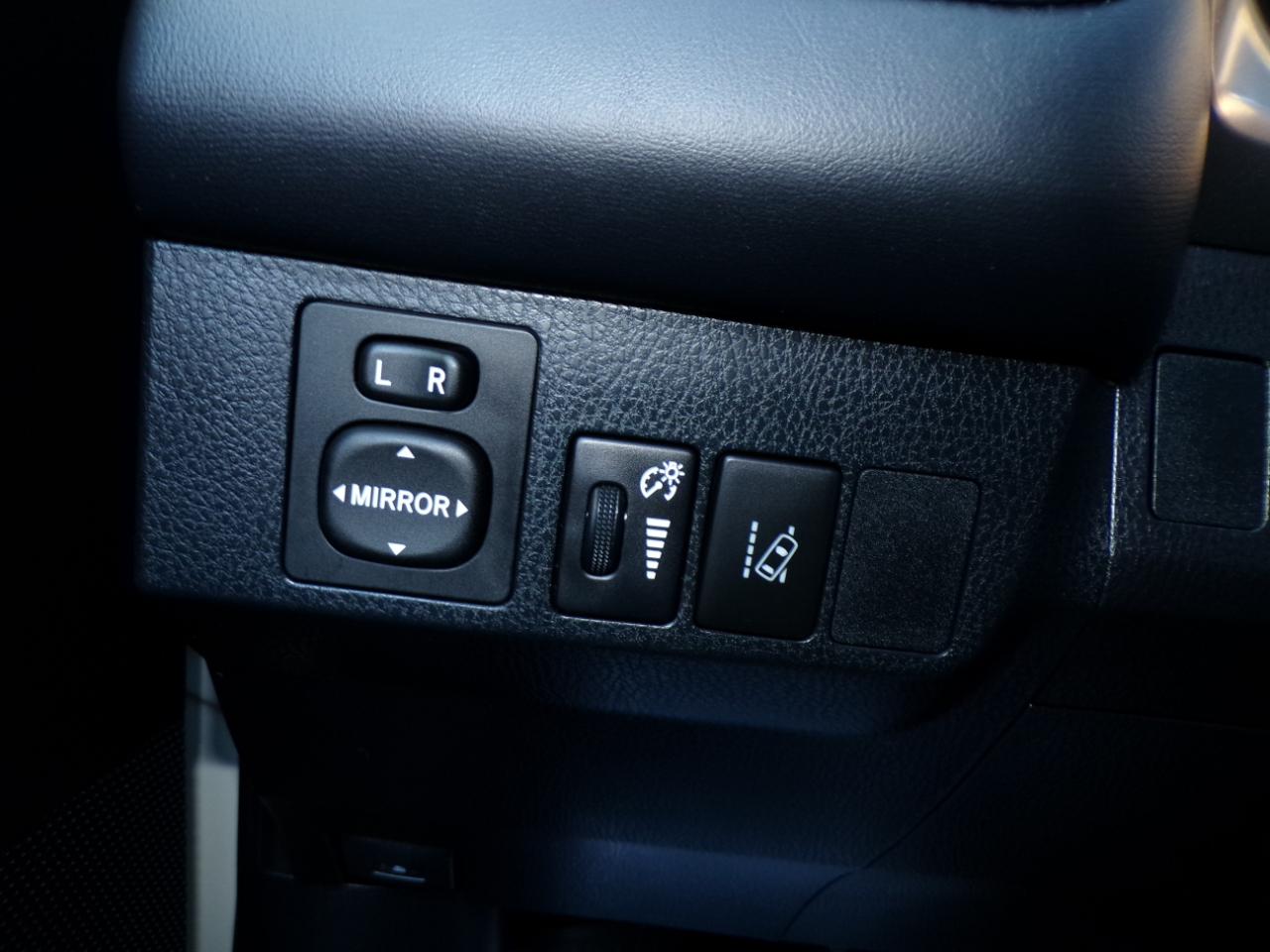 Toyota RAV4 Hybrid Limited AWD (Natl) 2017