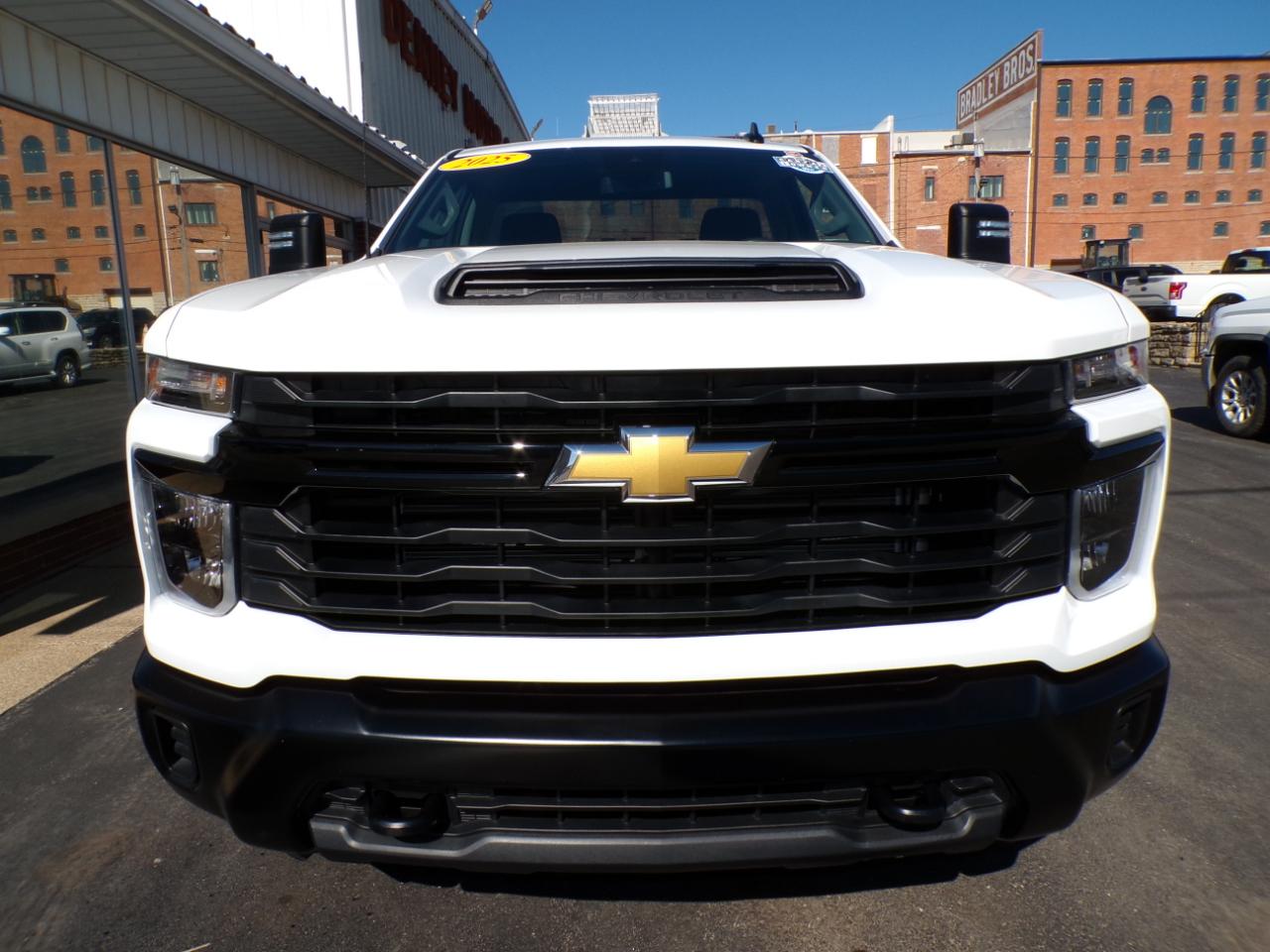 Chevrolet Silverado 3500HD 4WD Reg Cab 142" Work Truck 2025