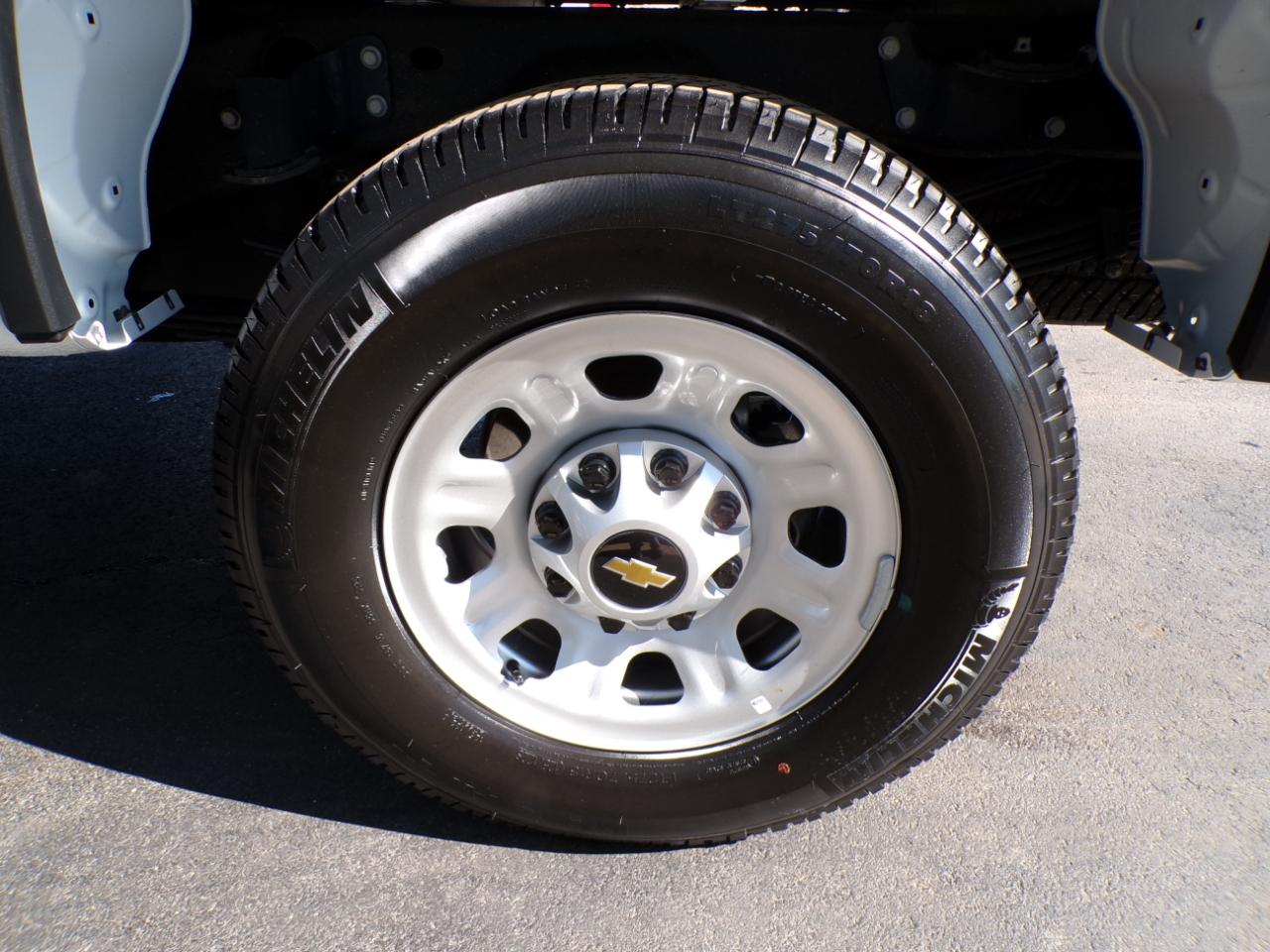 Chevrolet Silverado 3500HD 4WD Reg Cab 142" Work Truck 2025