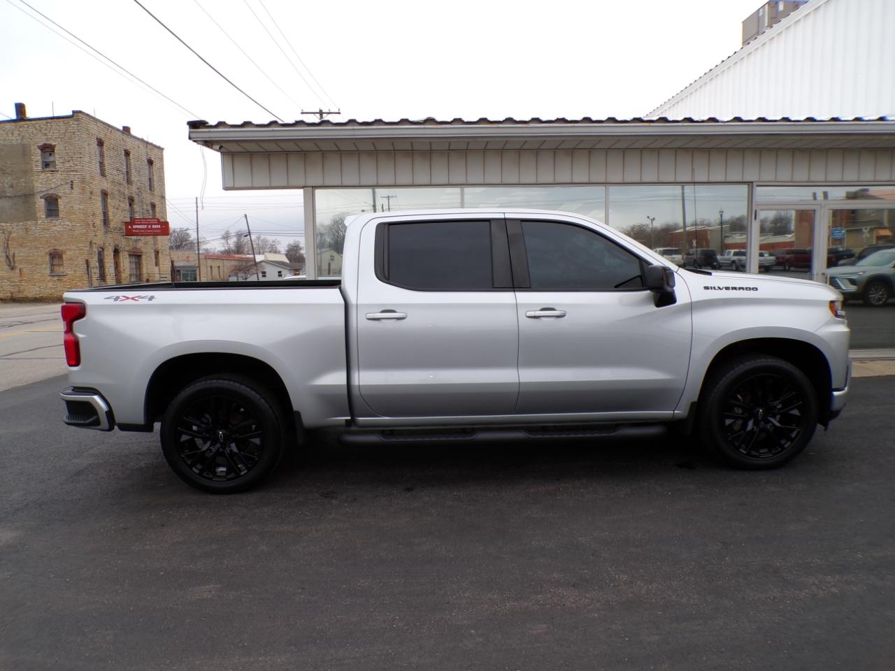 Chevrolet Silverado 1500 4WD Crew Cab 147" RST 2020