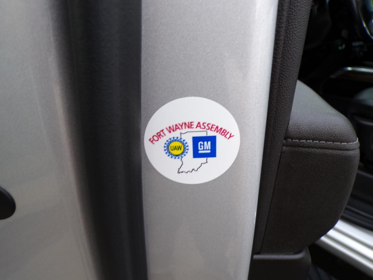 Chevrolet Silverado 1500 4WD Crew Cab 147" RST 2020