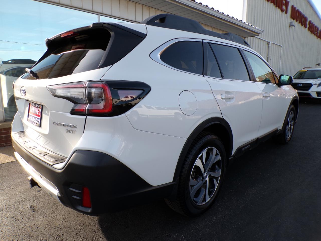 Subaru Outback Limited XT CVT 2021