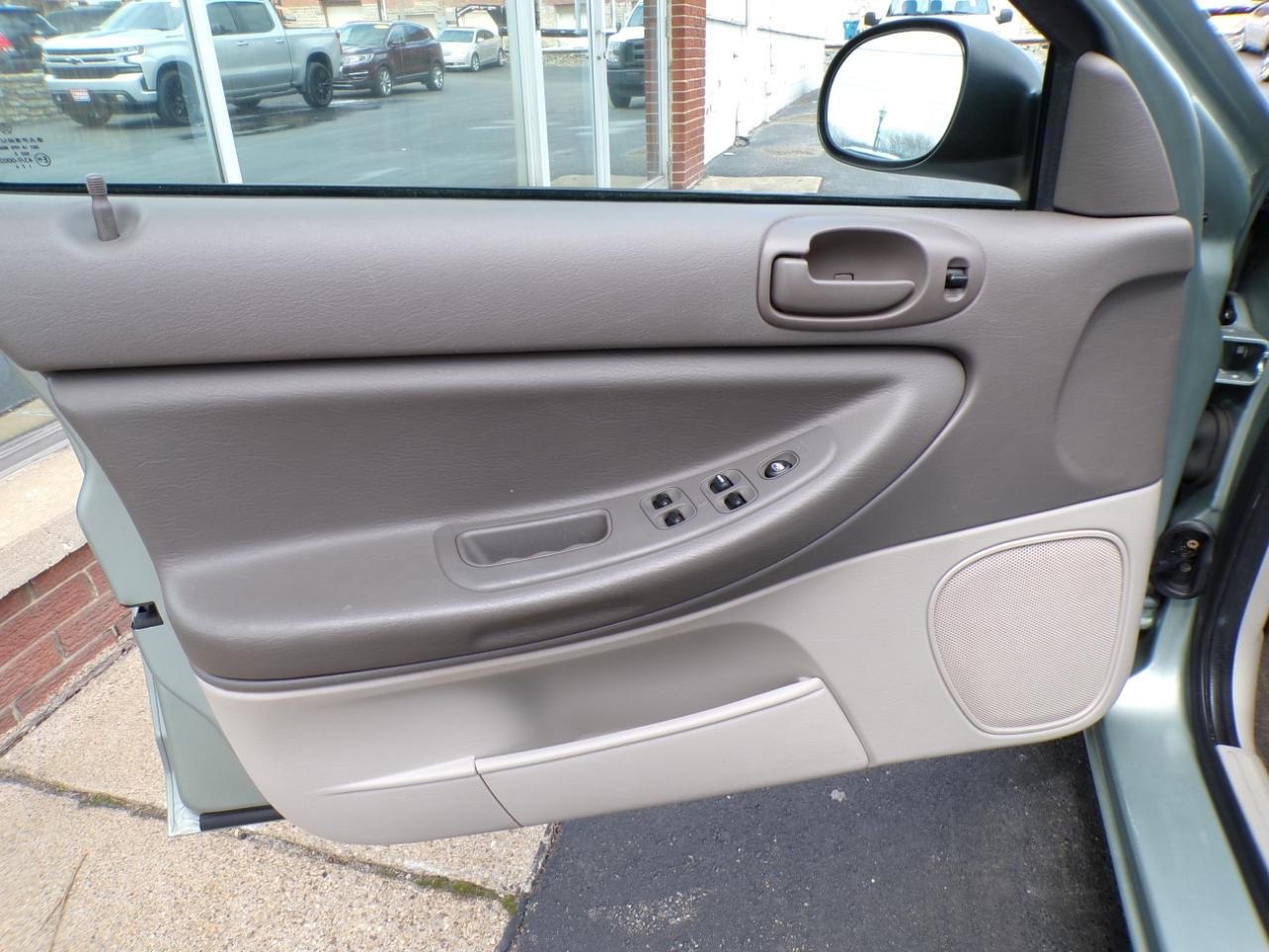 Chrysler Sebring Sdn 4dr 2006