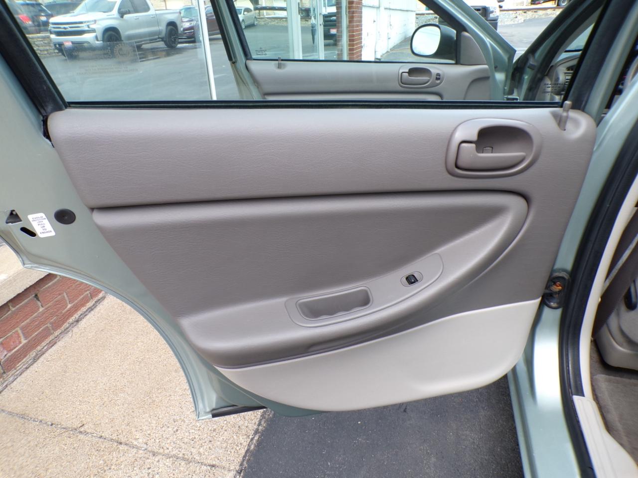 Chrysler Sebring Sdn 4dr 2006