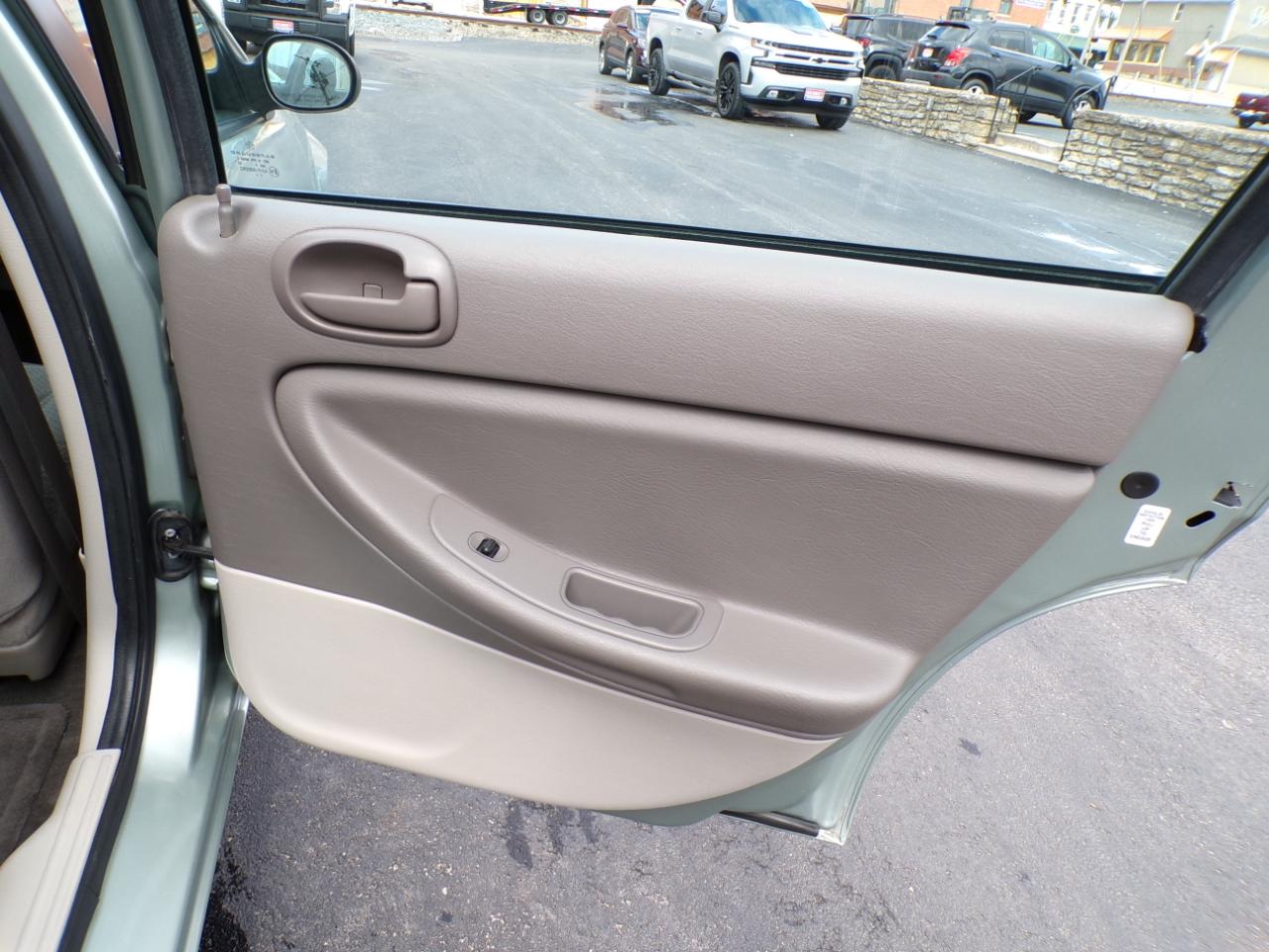 Chrysler Sebring Sdn 4dr 2006