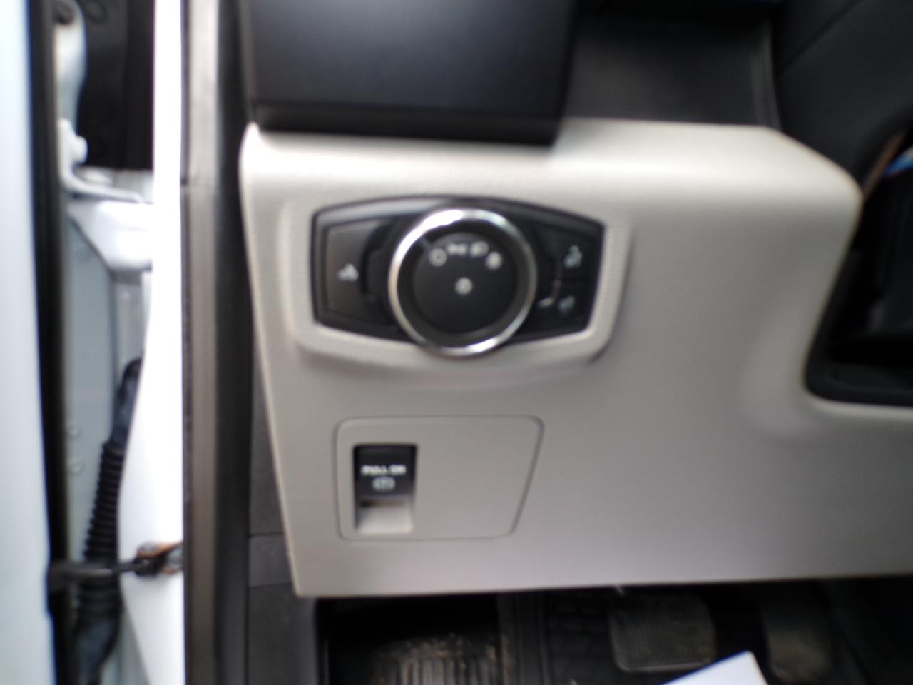 Ford F-150 2WD Reg Cab 122.5" XL 2016