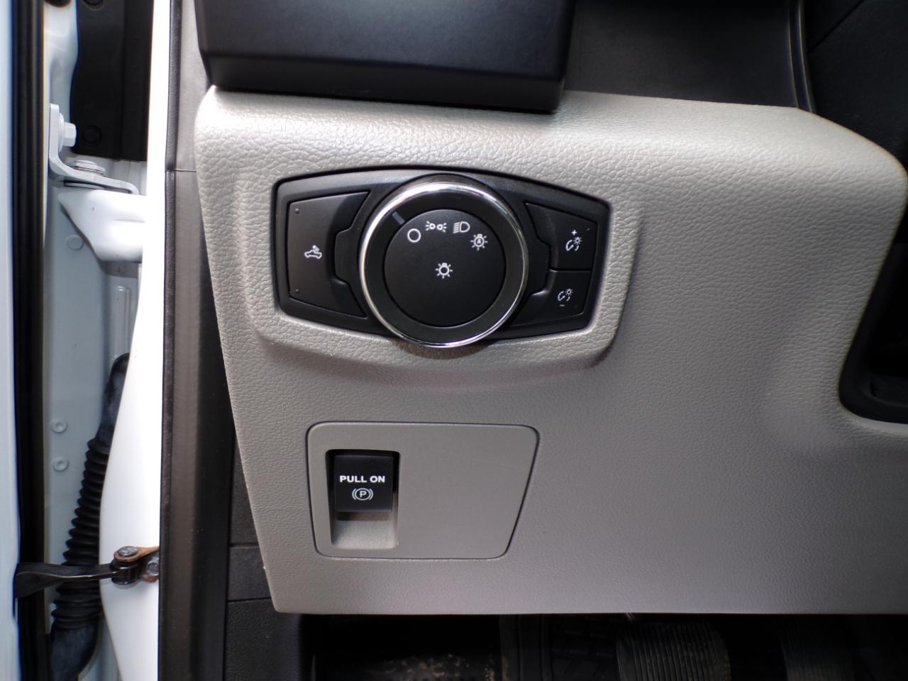 Ford F-150 2WD Reg Cab 122.5" XL 2016