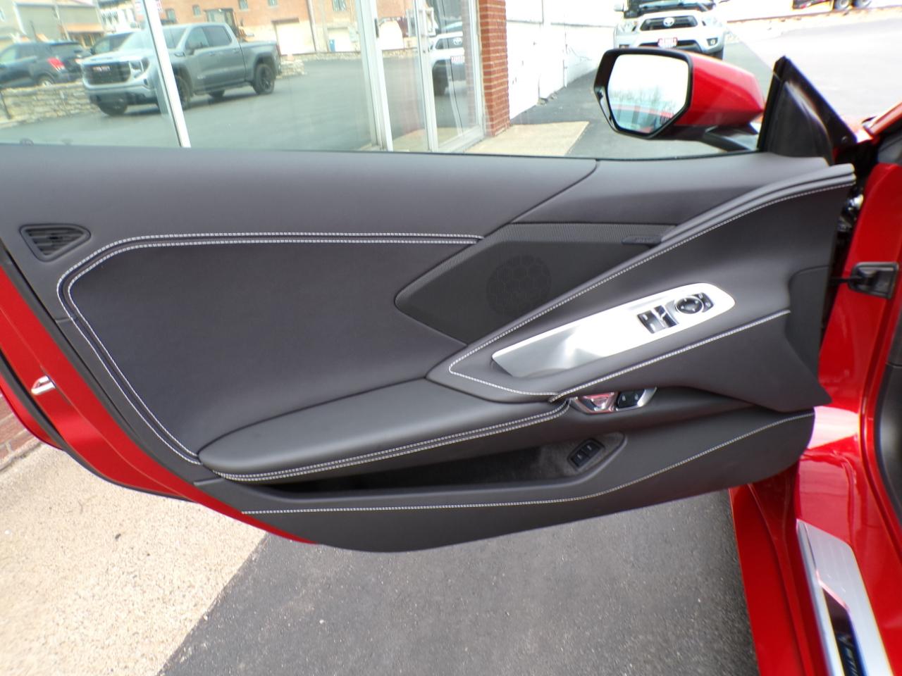 Chevrolet Corvette 2dr Stingray Cpe w/1LT 2021