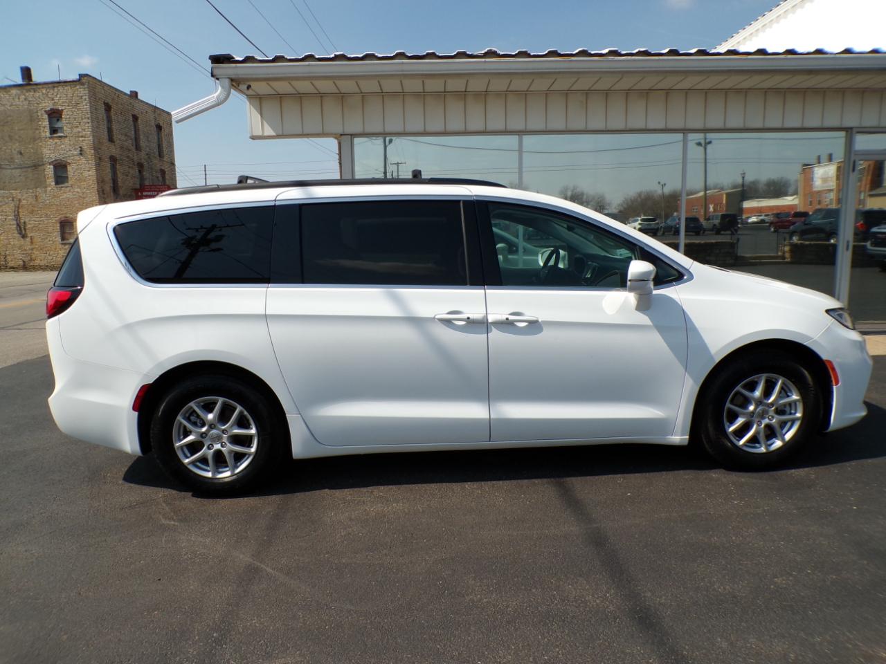Chrysler Pacifica Touring L FWD 2022