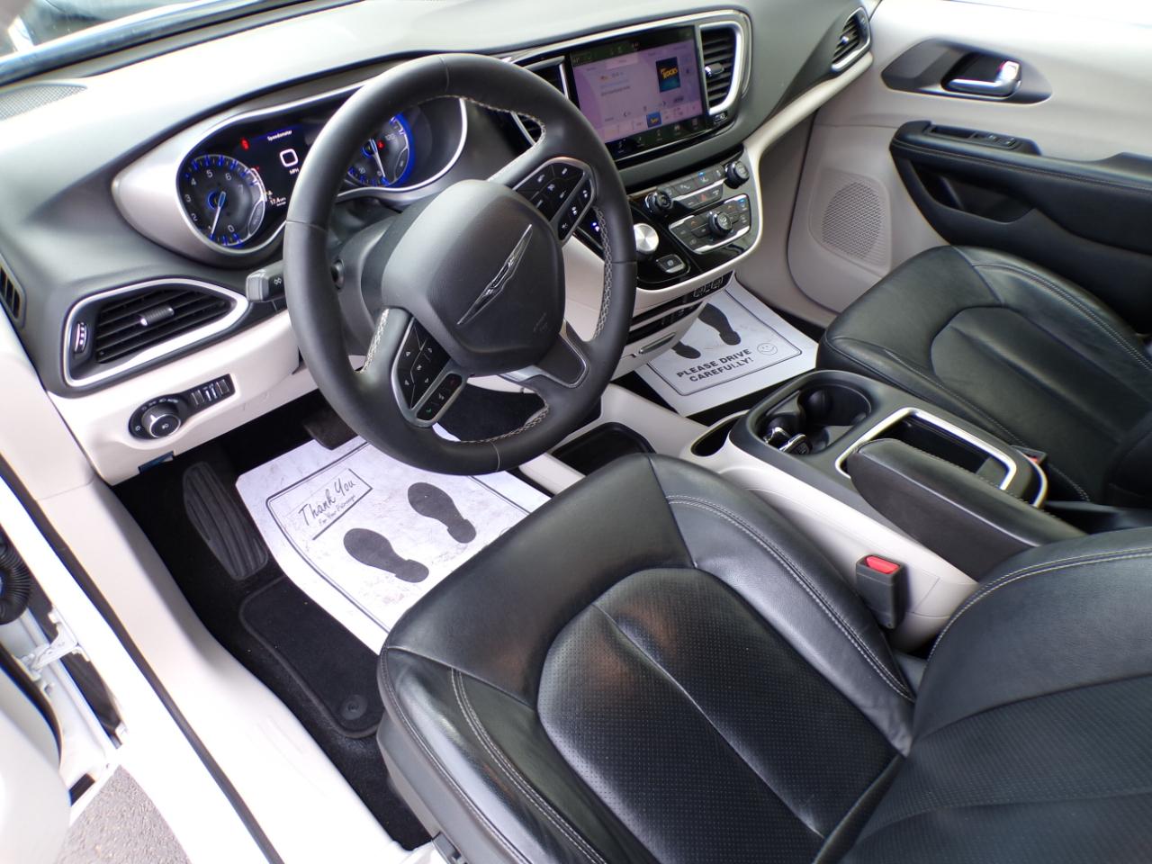 Chrysler Pacifica Touring L FWD 2022