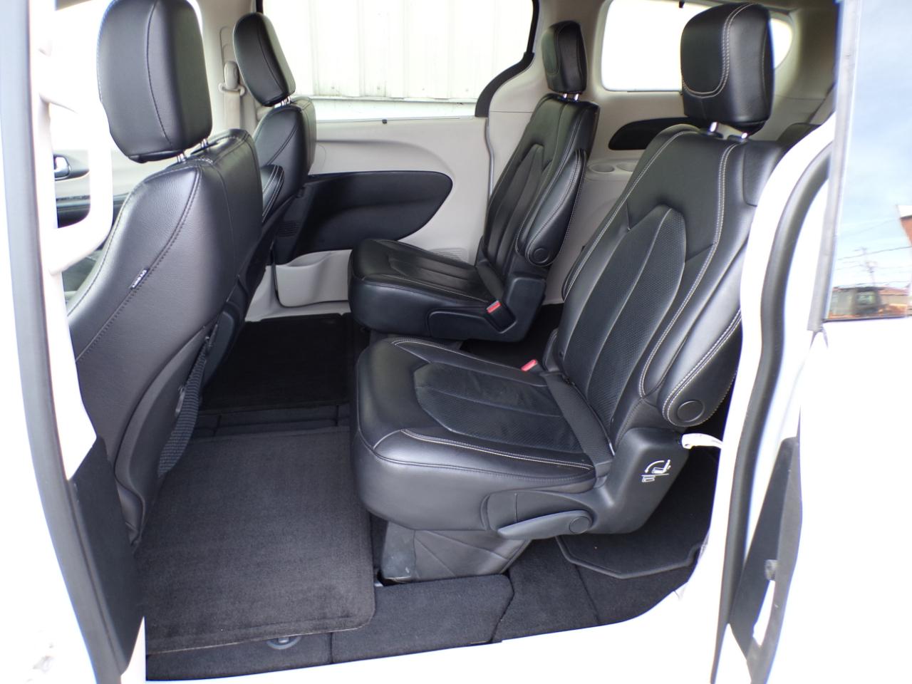 Chrysler Pacifica Touring L FWD 2022