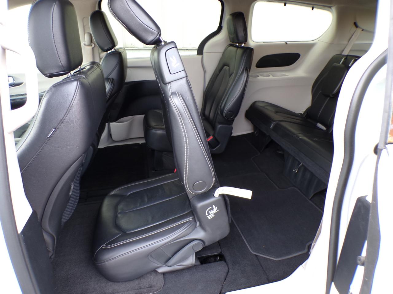 Chrysler Pacifica Touring L FWD 2022