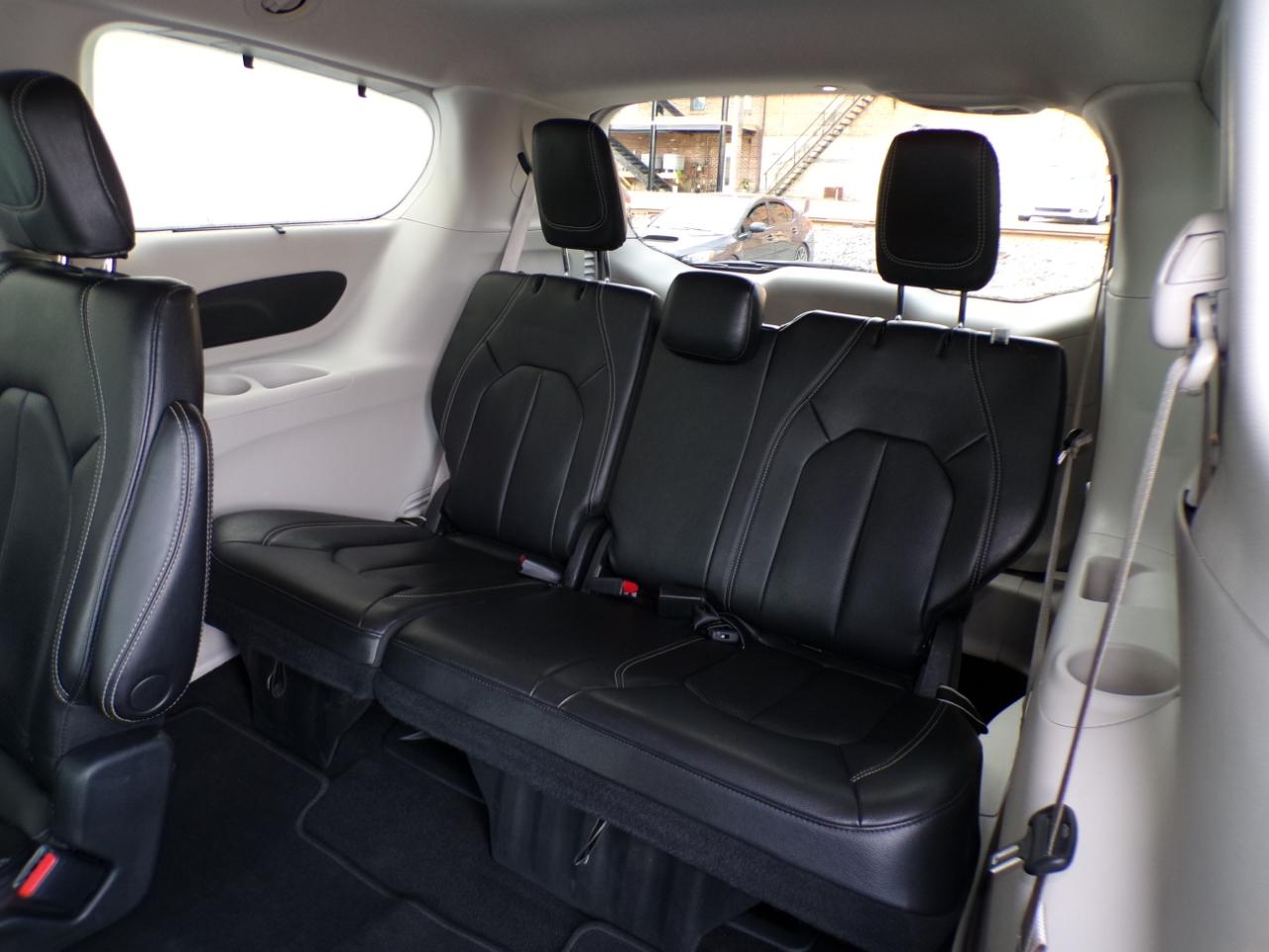 Chrysler Pacifica Touring L FWD 2022