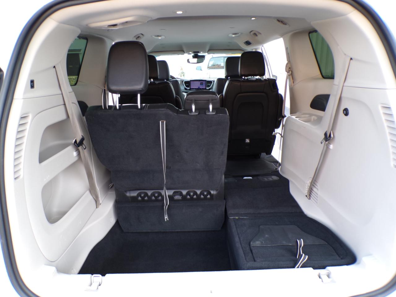 Chrysler Pacifica Touring L FWD 2022