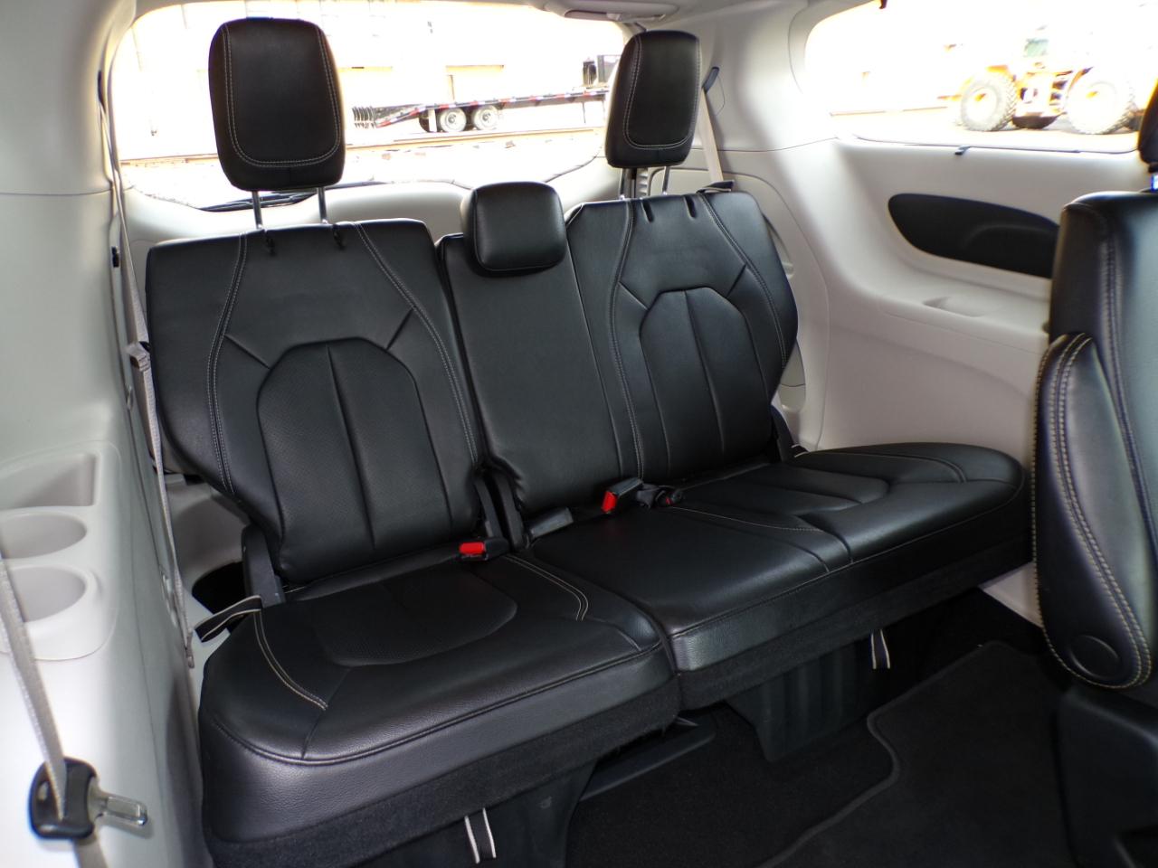 Chrysler Pacifica Touring L FWD 2022