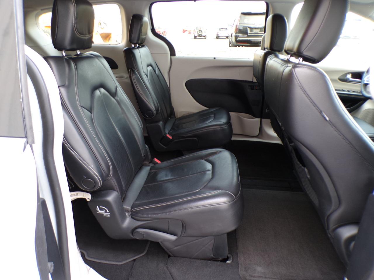 Chrysler Pacifica Touring L FWD 2022