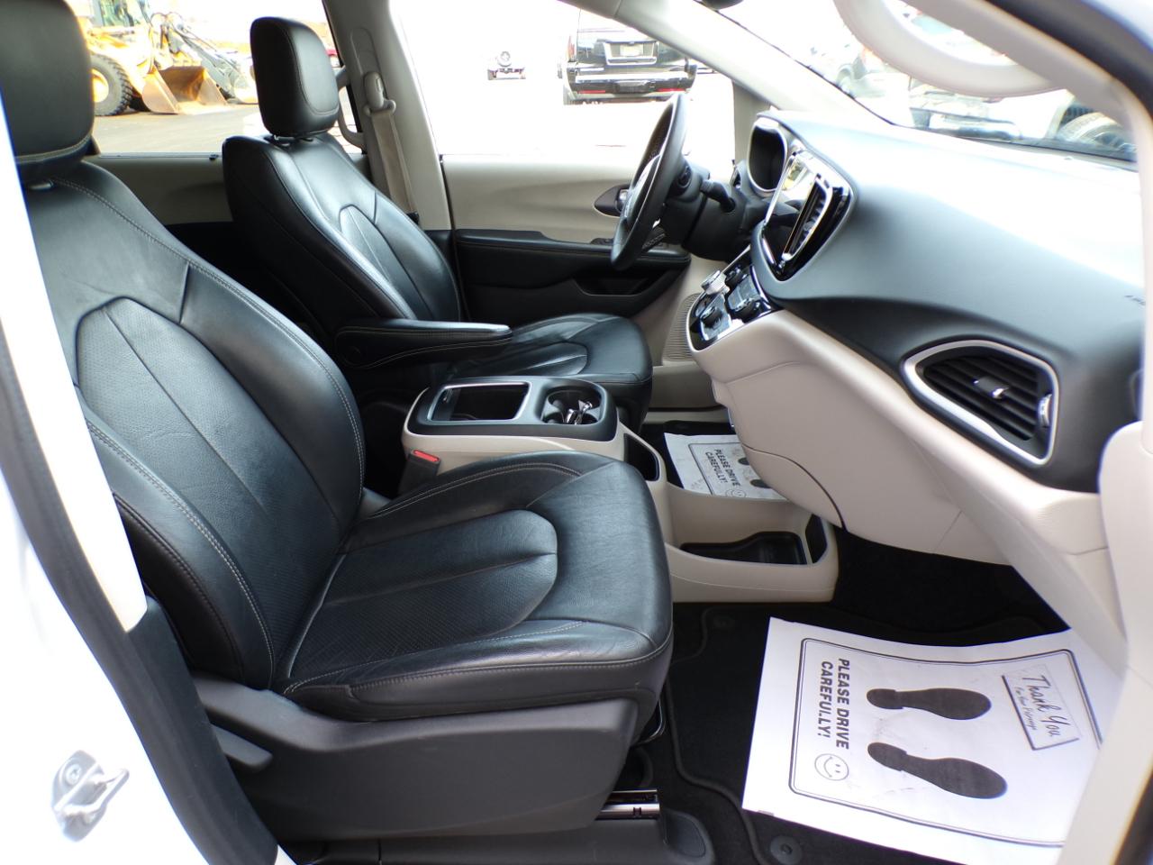 Chrysler Pacifica Touring L FWD 2022