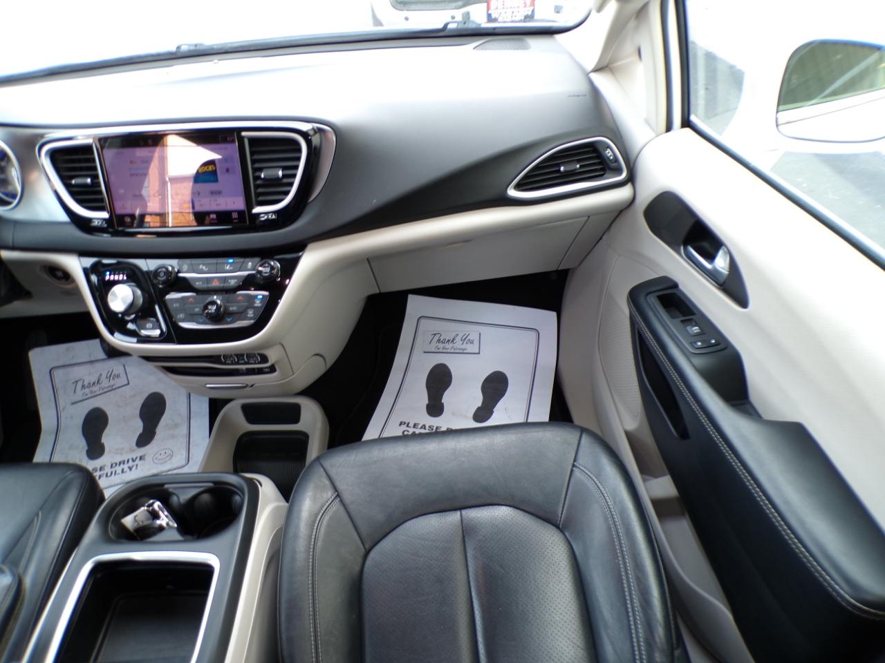 Chrysler Pacifica Touring L FWD 2022