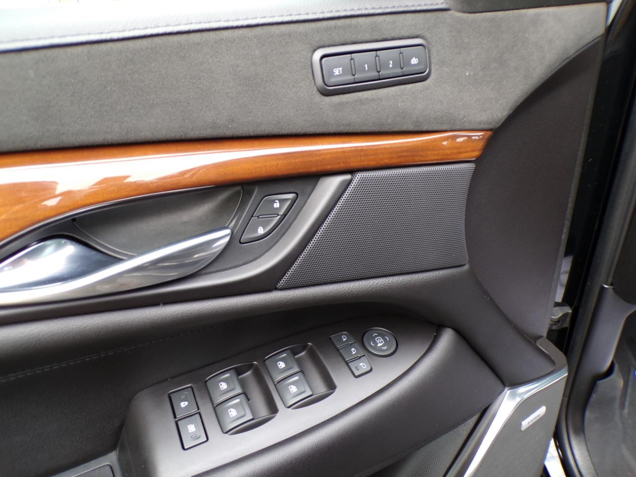 Cadillac Escalade ESV 4WD 4dr Luxury 2019