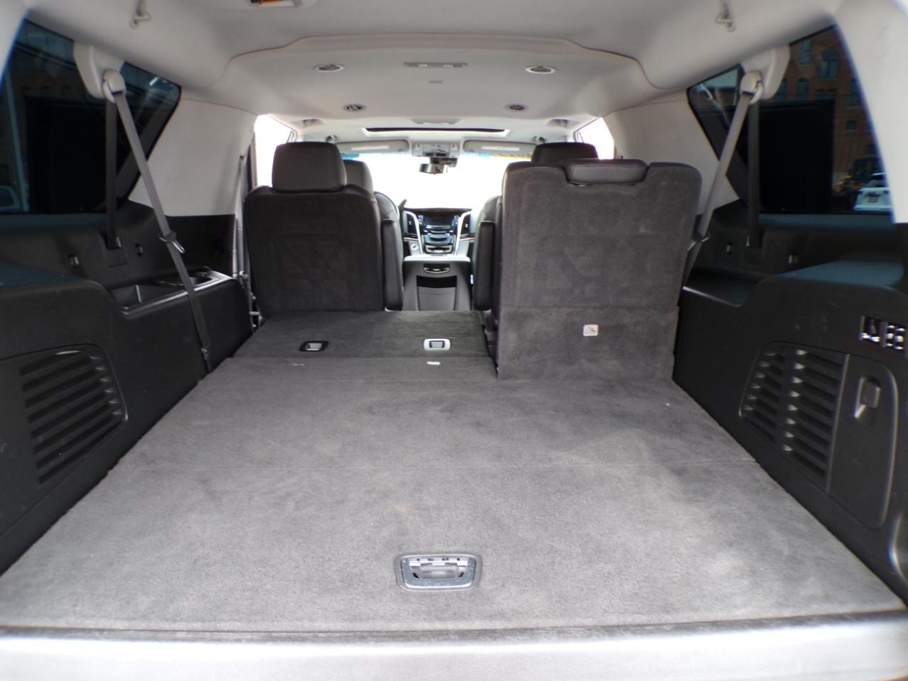 Cadillac Escalade ESV 4WD 4dr Luxury 2019