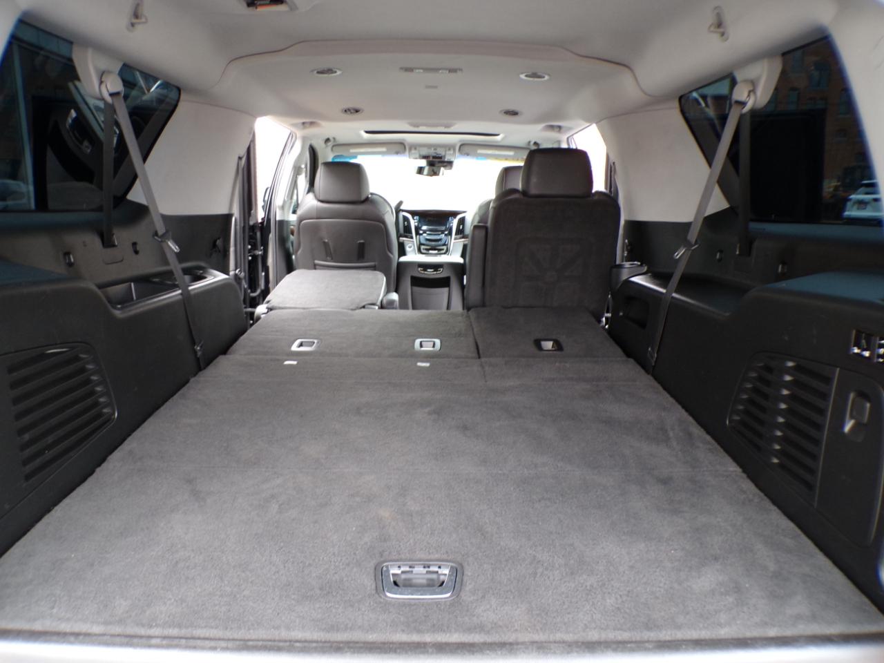 Cadillac Escalade ESV 4WD 4dr Luxury 2019