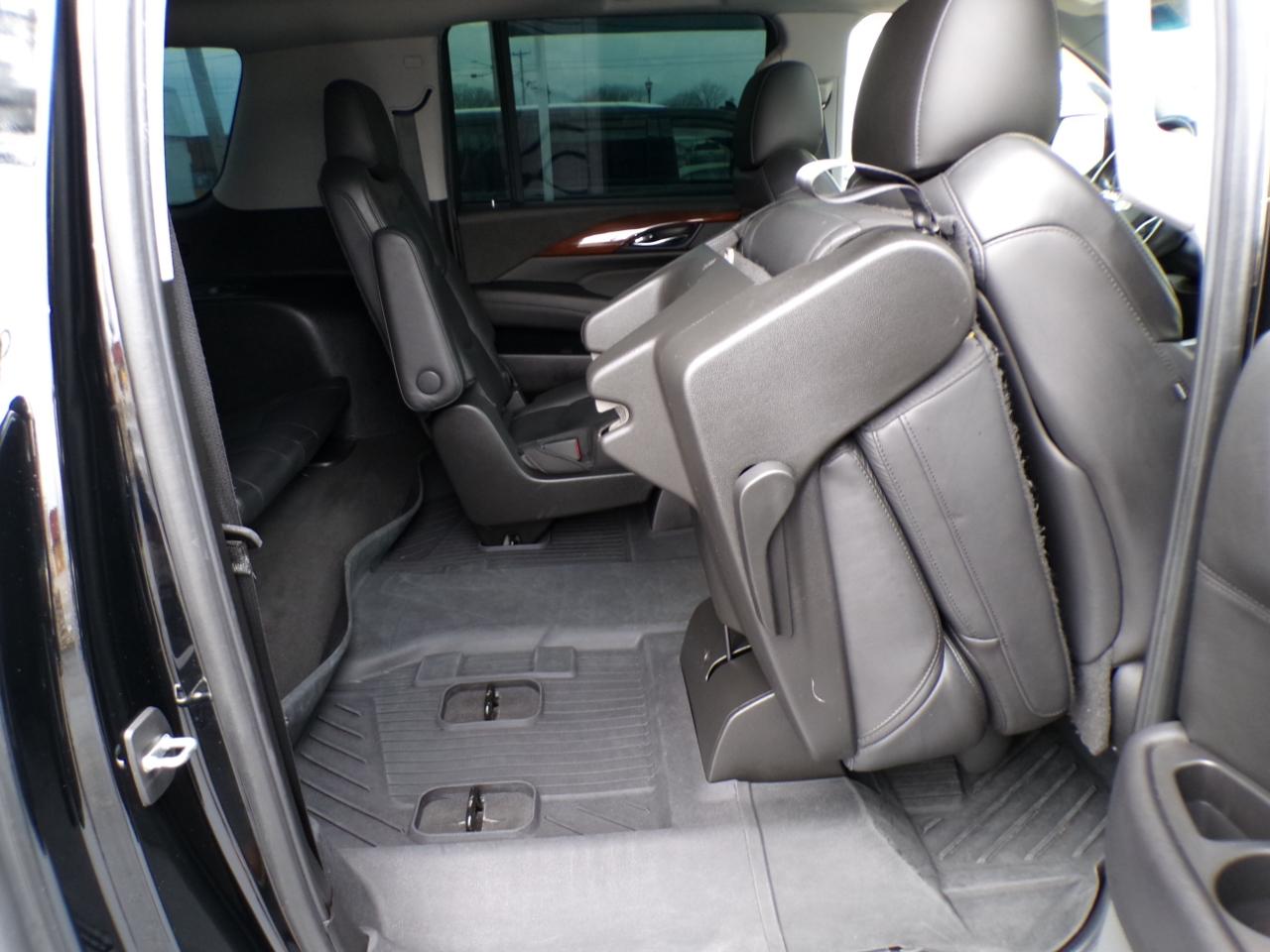 Cadillac Escalade ESV 4WD 4dr Luxury 2019