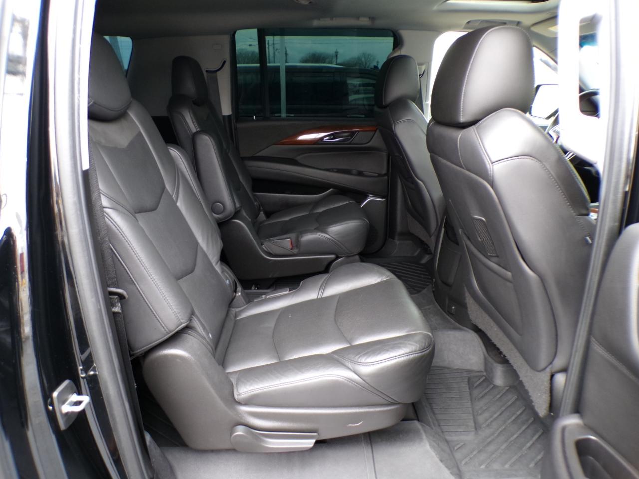 Cadillac Escalade ESV 4WD 4dr Luxury 2019