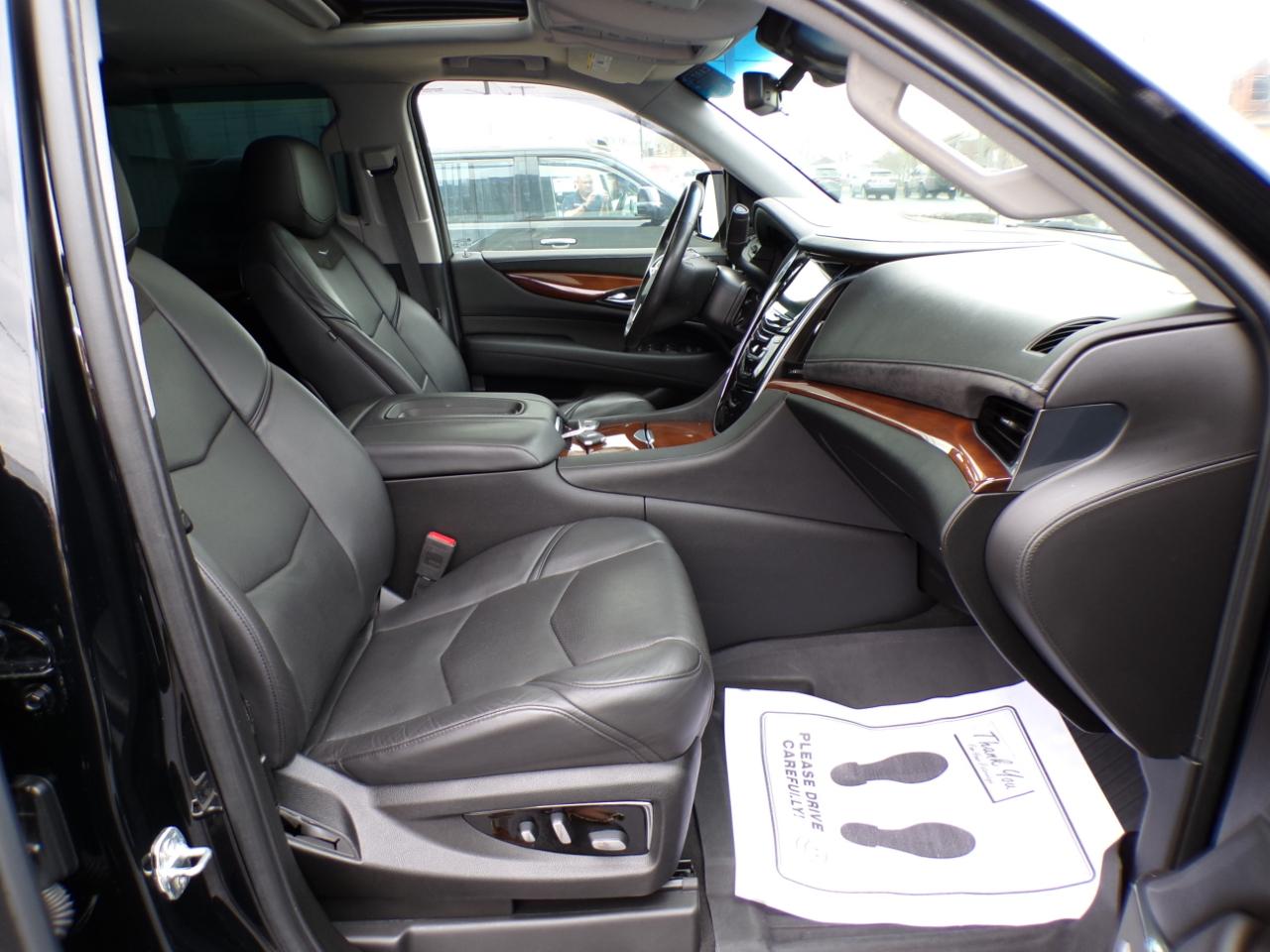 Cadillac Escalade ESV 4WD 4dr Luxury 2019