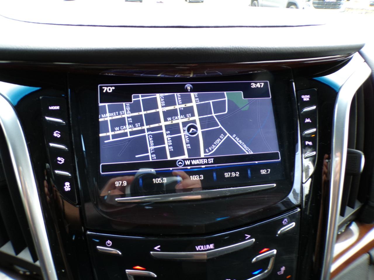 Cadillac Escalade ESV 4WD 4dr Luxury 2019